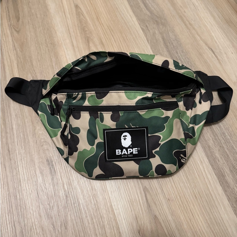 BAPE Green and Black Camouflage Oversized Belt Bag - Picture 2 of 10
